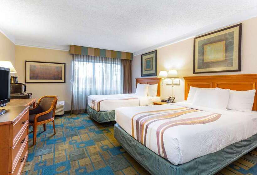 هتل La Quinta By Wyndham Redding