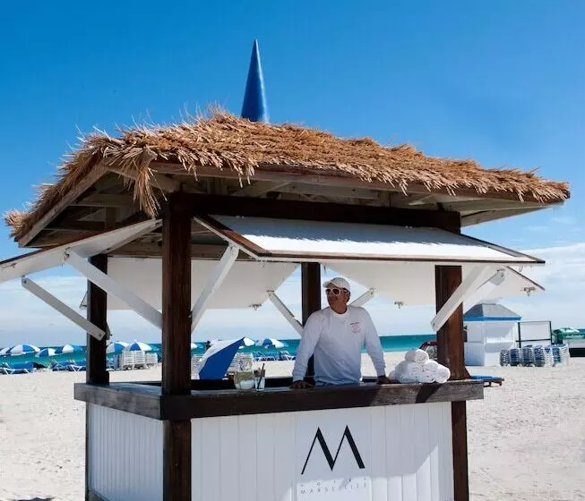 ホテル Marseilles Beachfront