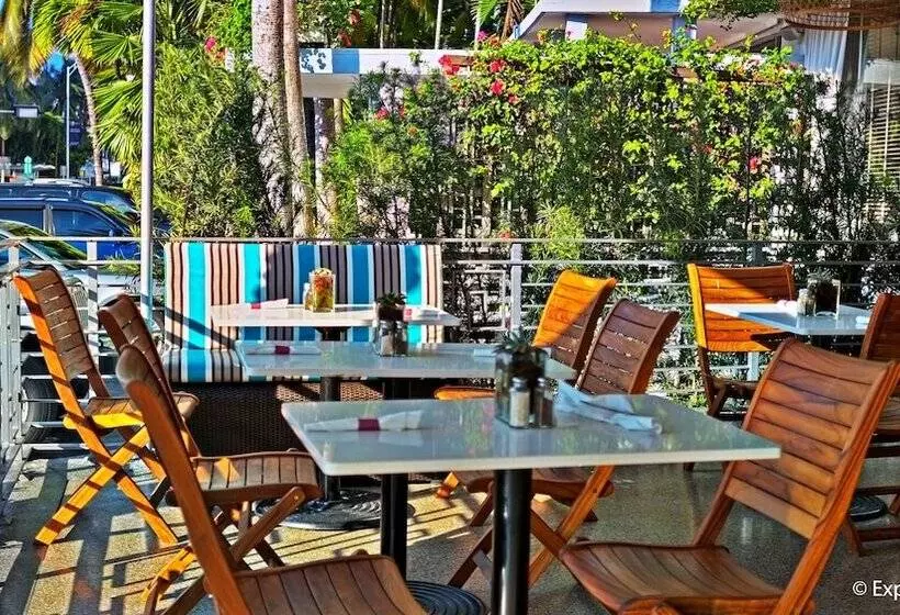 ホテル Marseilles Beachfront