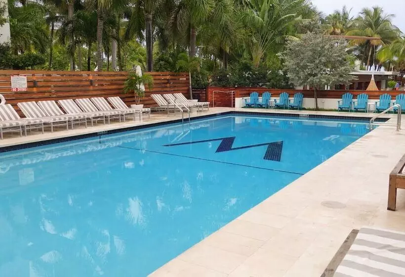 ホテル Marseilles Beachfront