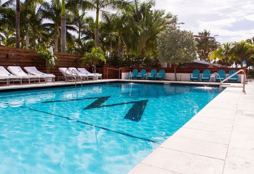 هتل Marseilles Beachfront