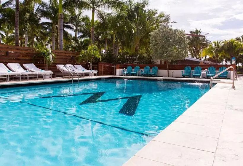 ホテル Marseilles Beachfront