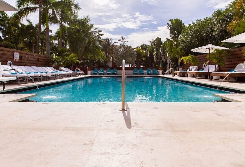 هتل Marseilles Beachfront