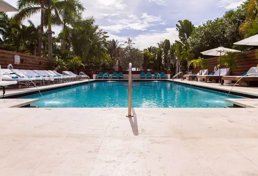 ホテル Marseilles Beachfront