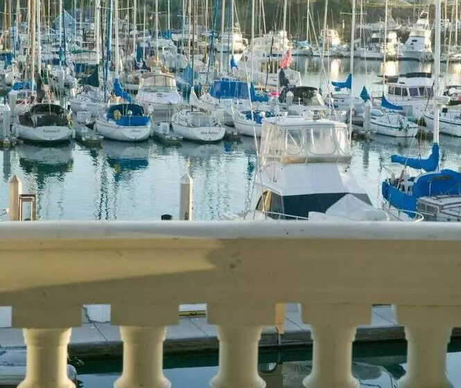 فندق Oceanside Marina Suites A Waterfront