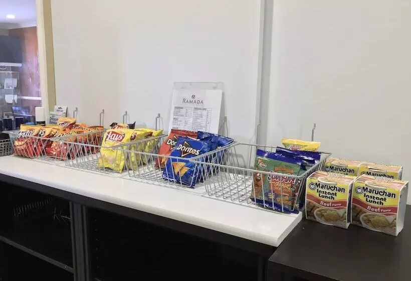 호텔 Ramada By Wyndham San Diego Poway Miramar