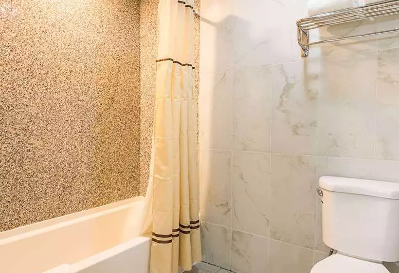 Otel Rodeway Inn And Suites