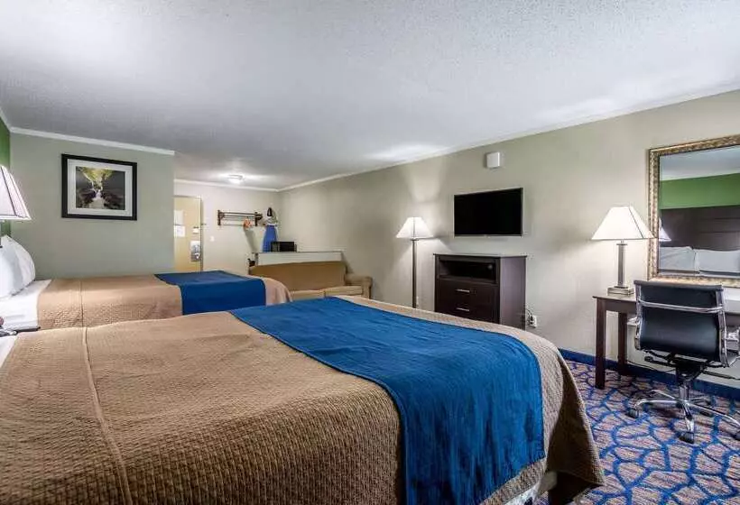 Otel Rodeway Inn And Suites
