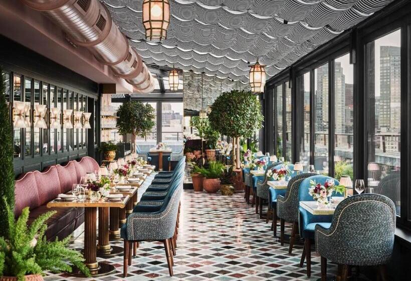 هتل The Newbury Boston