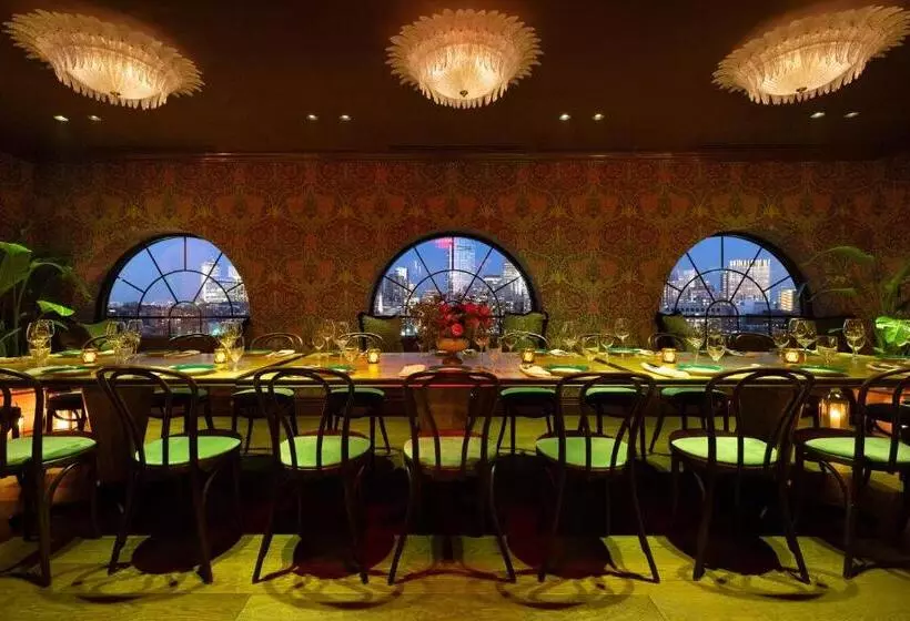 ホテル The Newbury Boston