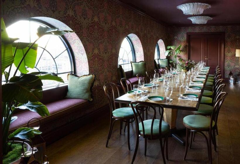 هتل The Newbury Boston