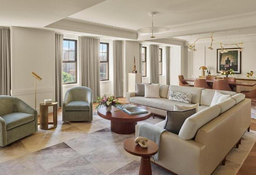 هتل The Newbury Boston