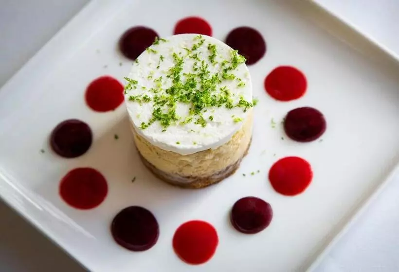 فندق The Vendue, Downtown Art