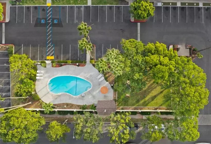 酒店 Vagabond Inn Oxnard