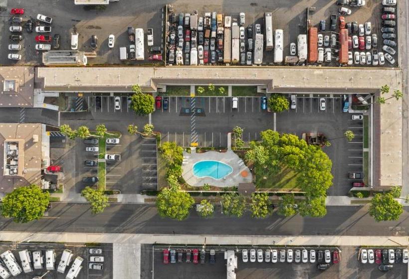 هتل Vagabond Inn Oxnard