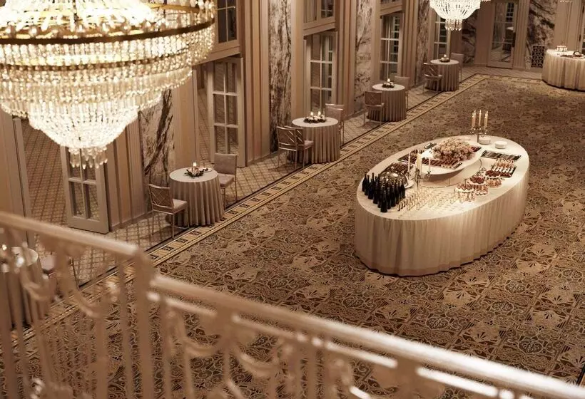 هتل Waldorf Astoria New York