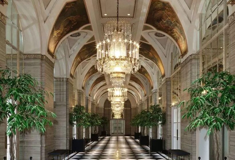 هتل Waldorf Astoria New York