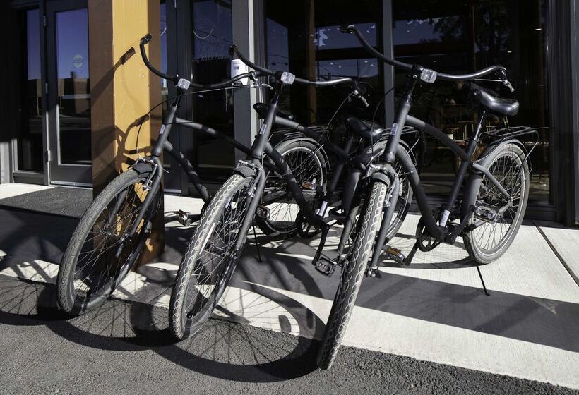 فندق على الطريق Waypoint