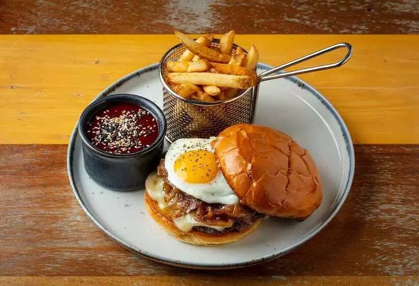 The Waterfront Beach Resort, A Hilton