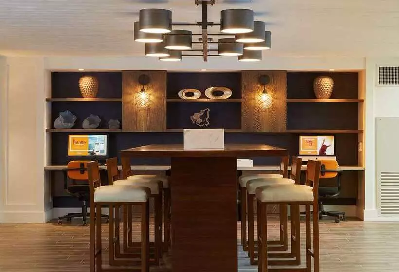 The Waterfront Beach Resort, A Hilton