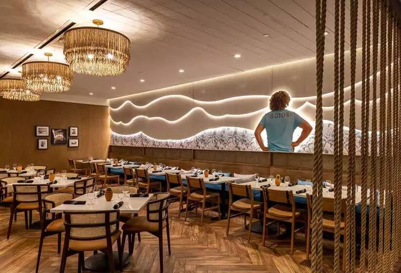 The Waterfront Beach Resort, A Hilton