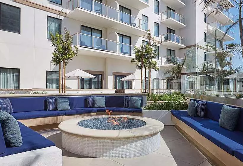 The Waterfront Beach Resort, A Hilton