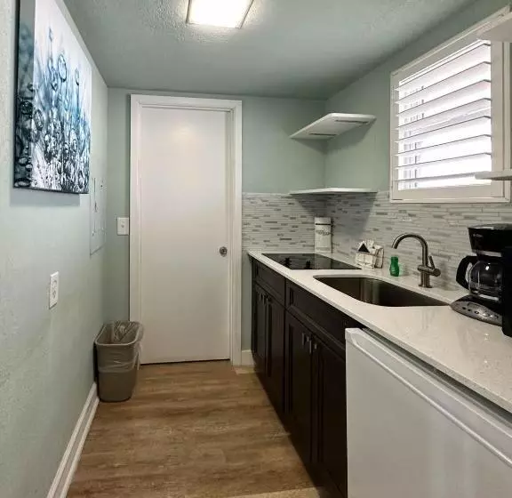 Thunderbird Beach Resort