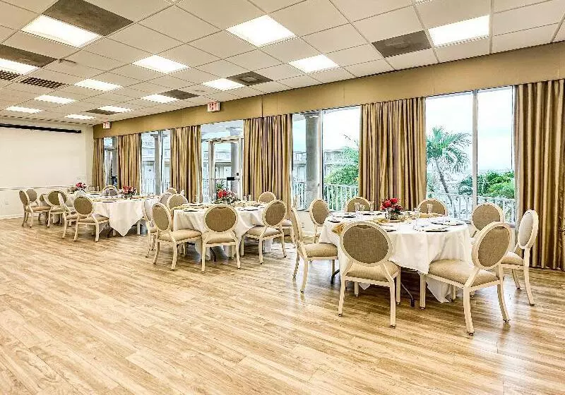 Thunderbird Beach Resort