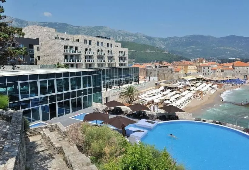 Avala Resort & Villas