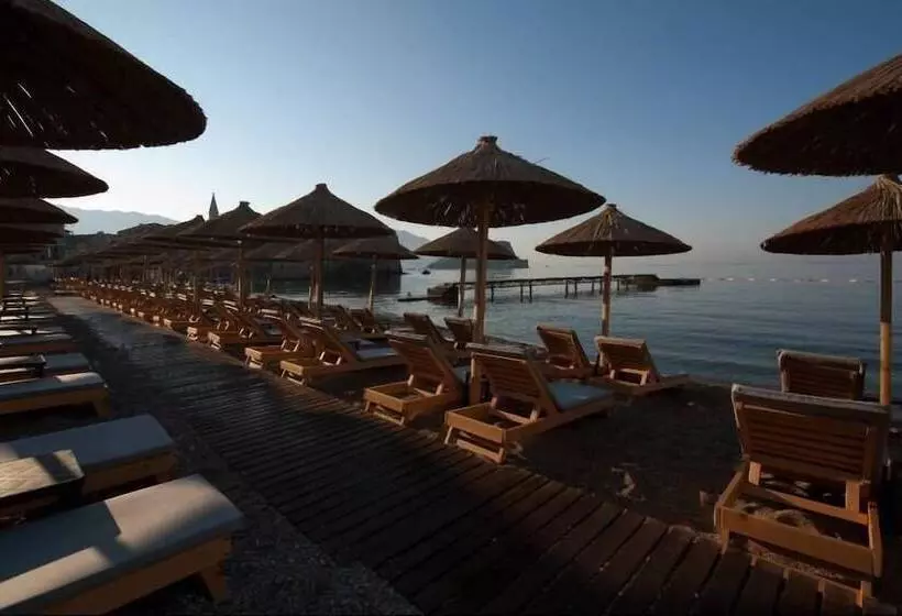 Avala Resort & Villas