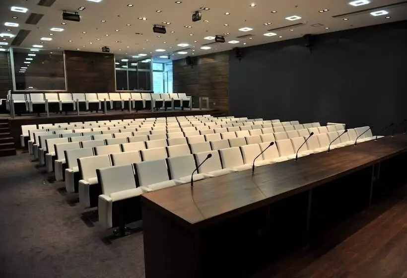 Avala Resort & Villas