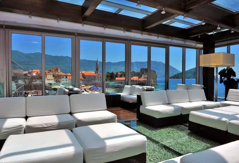 Avala Resort & Villas