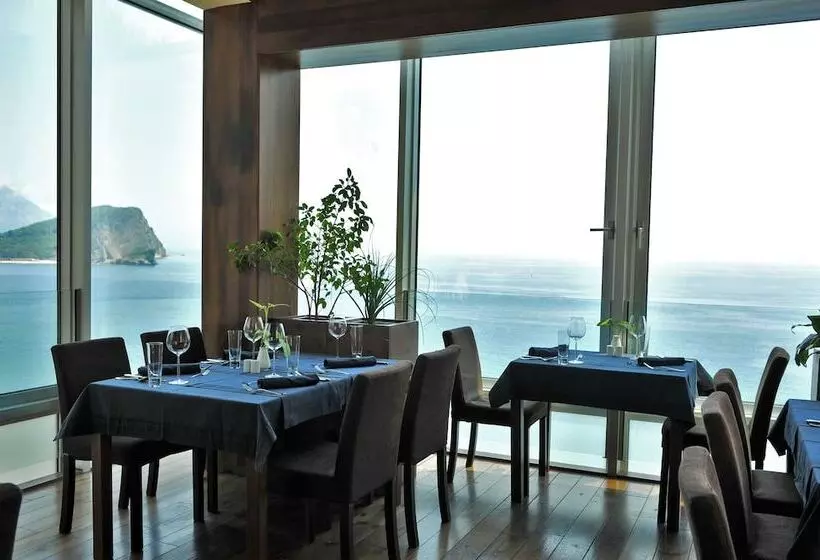 Avala Resort & Villas