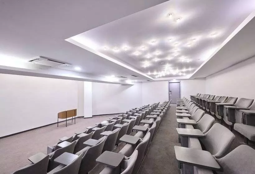 هتل Aminess Maestral