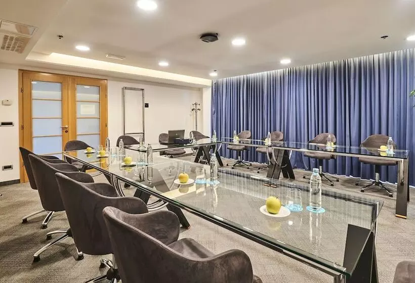 هتل Aminess Maestral