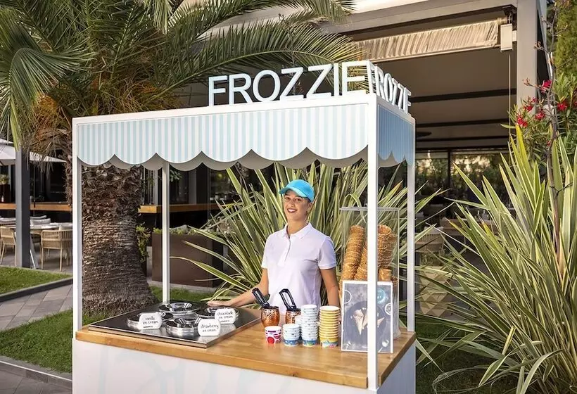 هتل Aminess Maestral