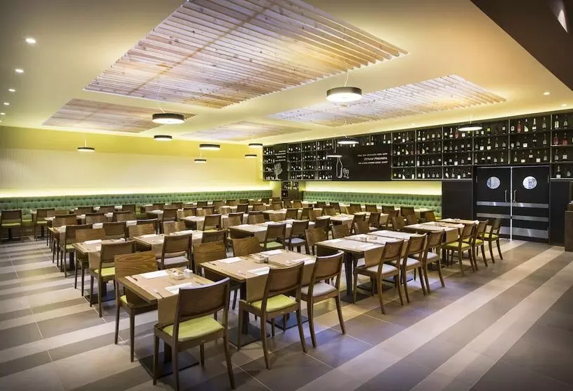 هتل Aminess Maestral