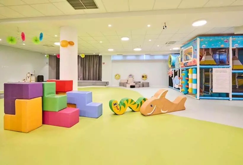 هتل Aminess Maestral