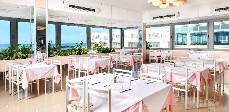 هتل Delfin Plava Laguna