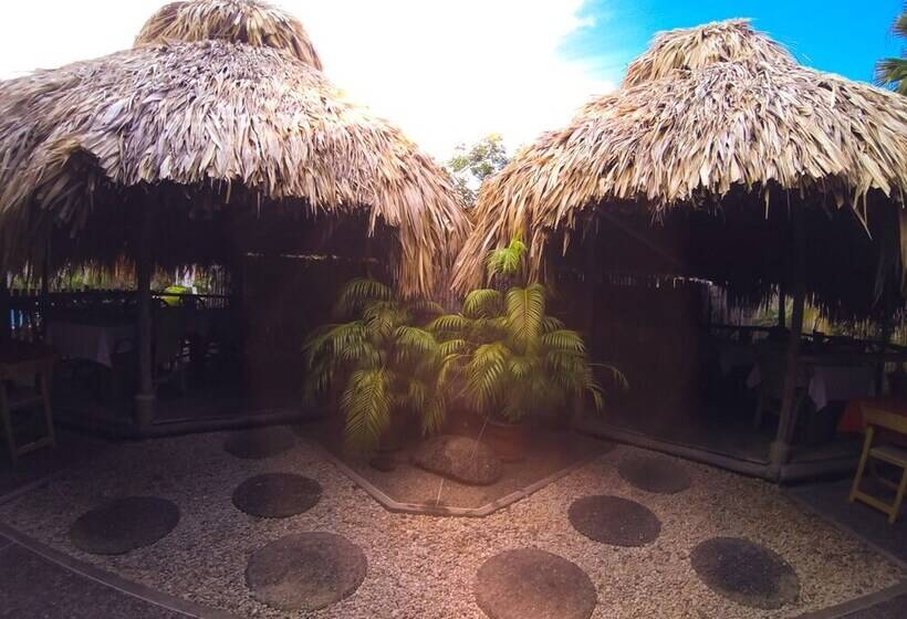 هتل Kariwak Village Holistic Haven And