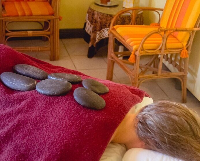 هتل Kariwak Village Holistic Haven And