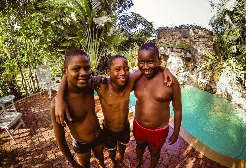 هتل Kariwak Village Holistic Haven And