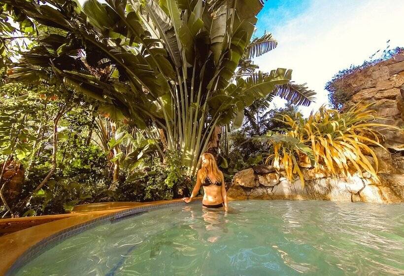 هتل Kariwak Village Holistic Haven And