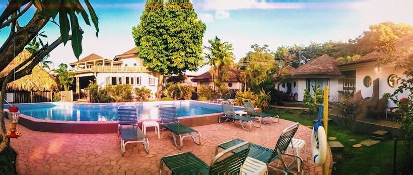 هتل Kariwak Village Holistic Haven And