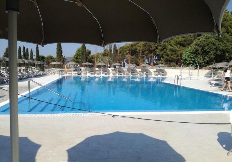 Отель Medena Budget