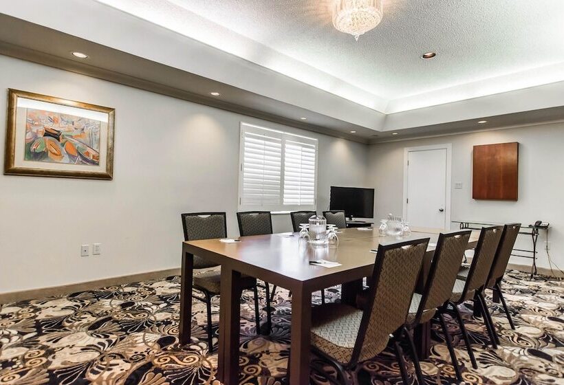 בית מלון כפרי Quality Inn & Suites Garden Of The Gulf