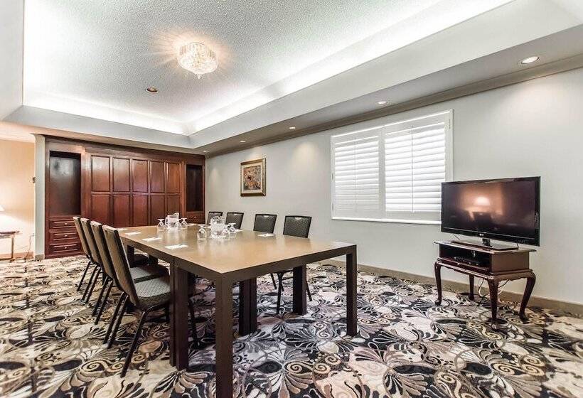 בית מלון כפרי Quality Inn & Suites Garden Of The Gulf