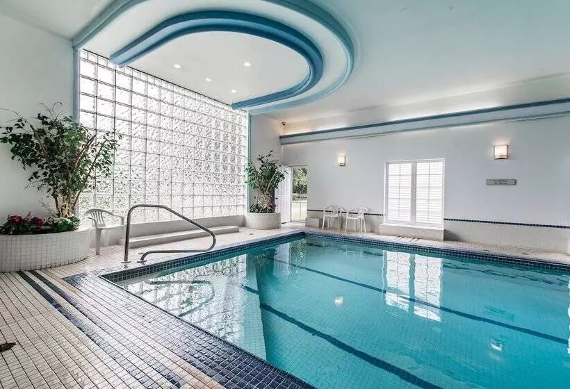 Otel Quality Inn & Suites Garden Of The Gulf