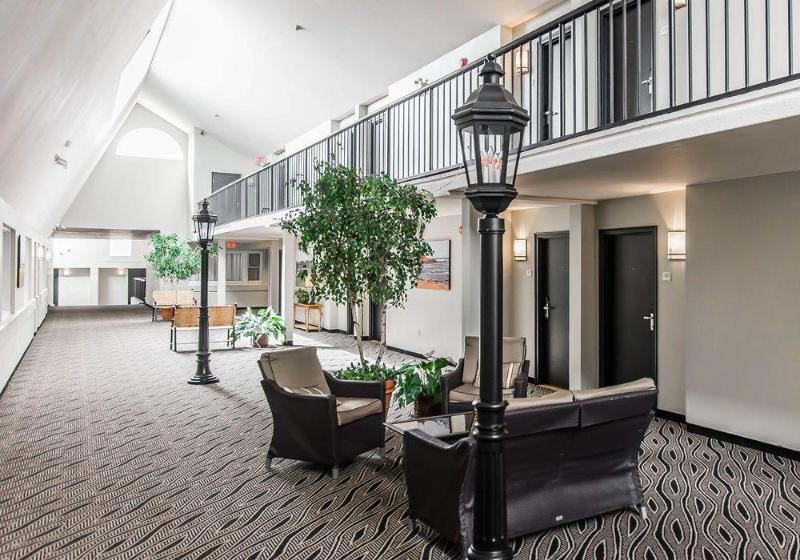 בית מלון כפרי Quality Inn & Suites Garden Of The Gulf