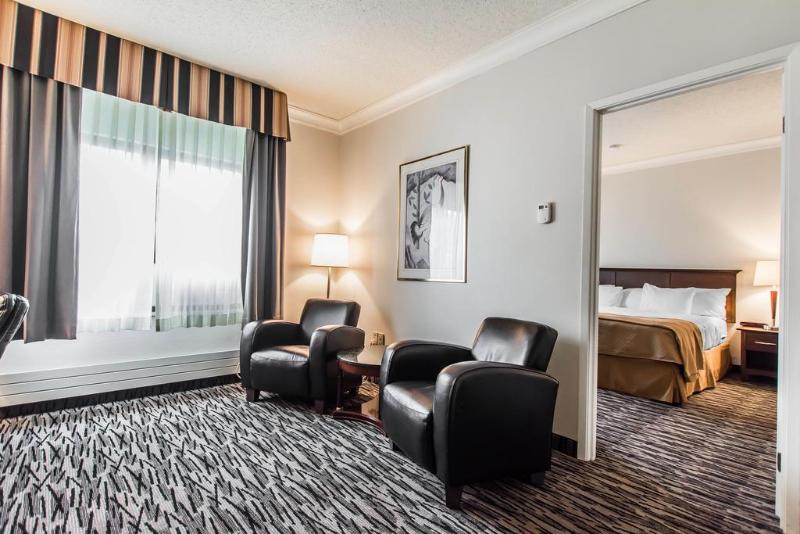 בית מלון כפרי Quality Inn & Suites Garden Of The Gulf